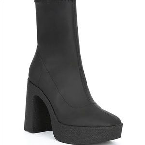 Gianni Bini Dayore Stretch Platform Booties
